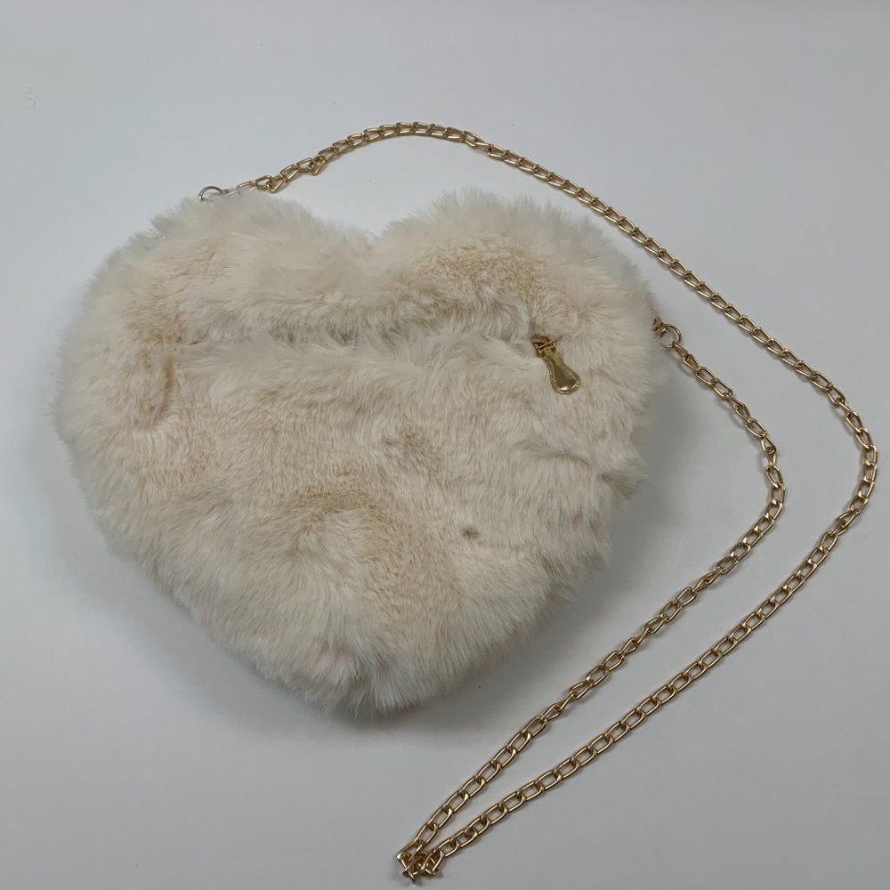 Heart Shaped Faux Fur Crossbody Bag - White- NWT - Picture 5 of 10